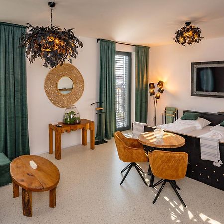 Korek Mikulov Apartman Bagian luar foto
